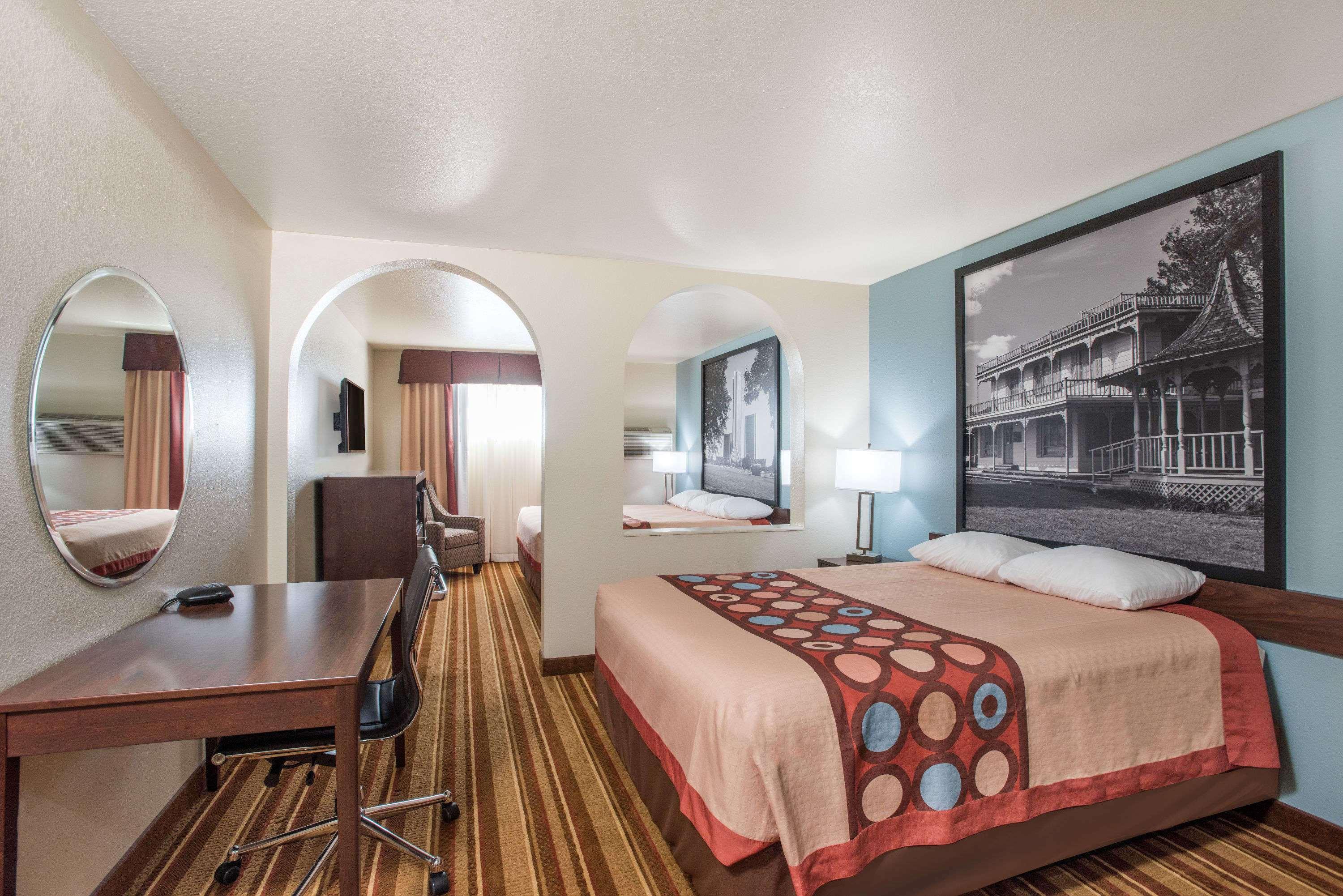 ซูเปอร์ 8 บาย วินด์แฮม แคลร์มอร์ โอคลาโฮมา Motel Claremore ภายนอก รูปภาพ
