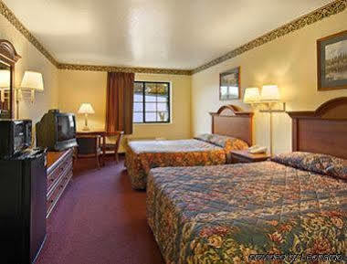 ซูเปอร์ 8 บาย วินด์แฮม แคลร์มอร์ โอคลาโฮมา Motel Claremore ภายนอก รูปภาพ